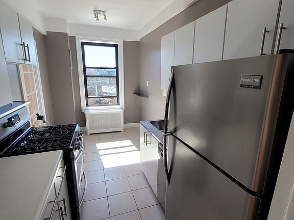 3rd image of 8300 Talbot St APT 6D