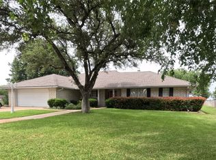 105 Marschall Dr, Llano, TX 78643