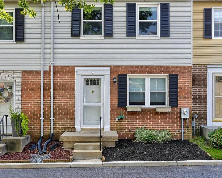 5 Cardor Ct #5 — Photo 1