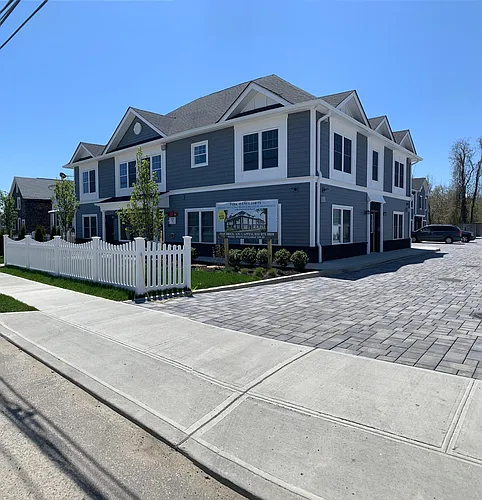 64 Park Ave Photo 1