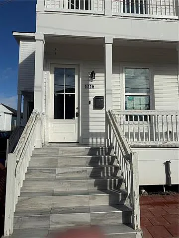 4 bed, 2.0 bath, 140 sqft, $2,200 — Photo 2