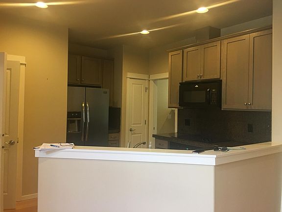 4th image of 7230 NE Stoneybrook St