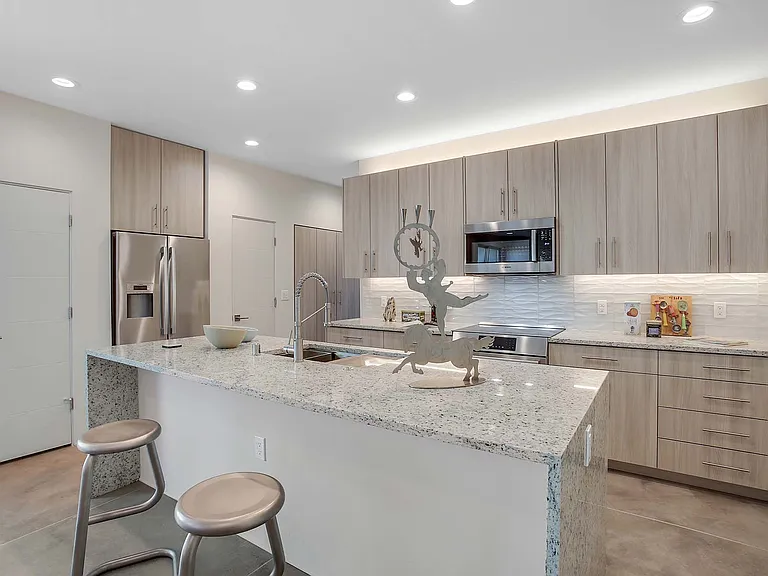 1508 San Patricio Ave SW #A — Photo 8