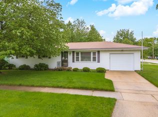 810 S Grove St, Normal, IL 61761