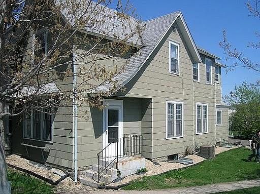 1st image of 911 E River Pkwy #1