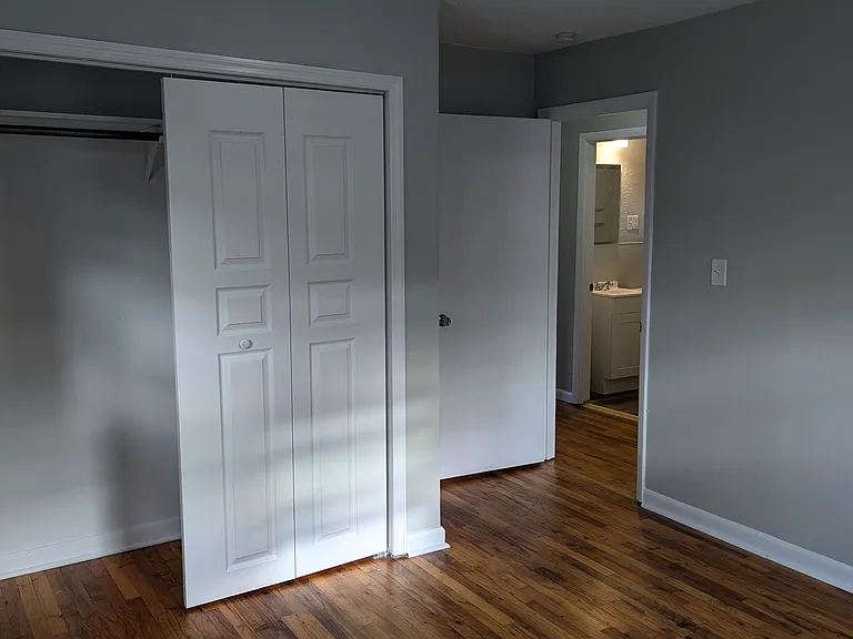 218 S Moss Ave — Photo 11