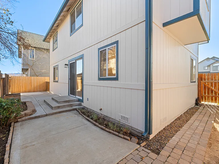 466 Len Cir — Photo 33