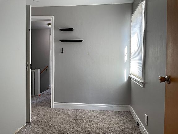 2nd image of 25 Homesgarth Ave