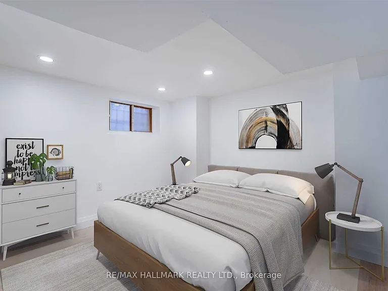 24 Barrington Ave — Photo 5