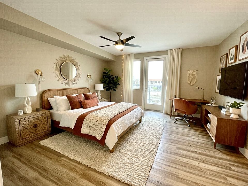 1st image of 558 W Date St #301