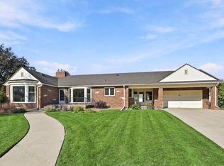 823 Cottage Ave W, Saint Paul, MN 55117