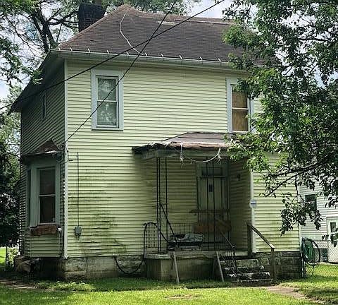 3rd image of 924 Chittenden Ave