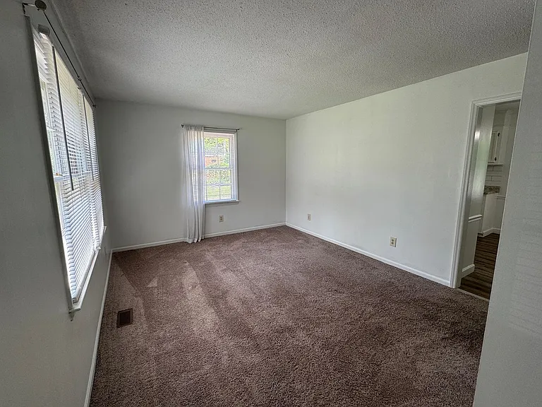 315 Pine Rd — Photo 2