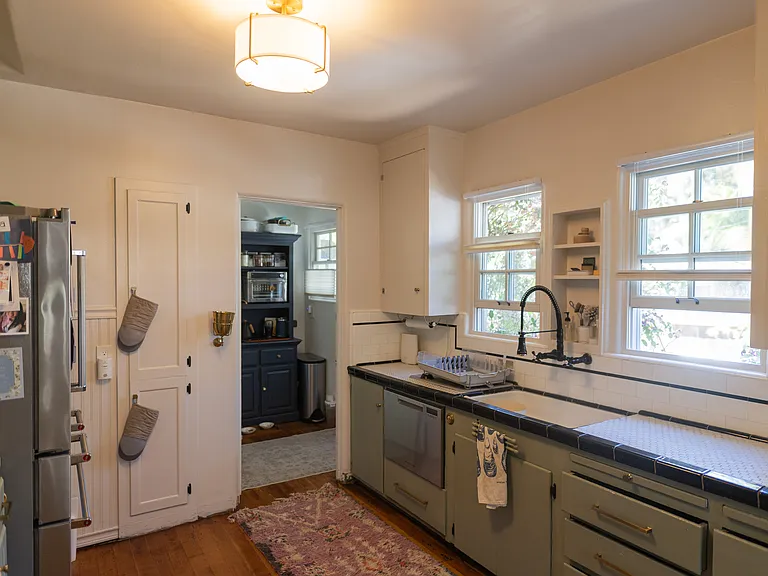 1278 Phillips Ln — Photo 38