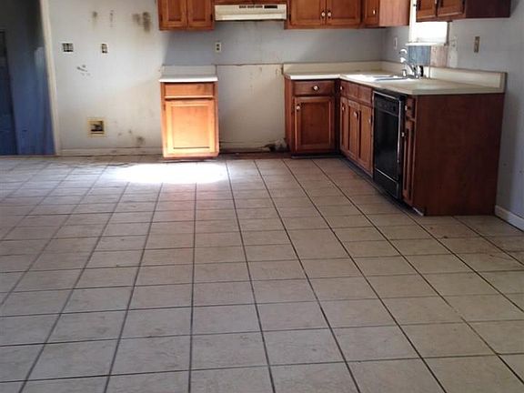4th image of 2475 Charity Ln