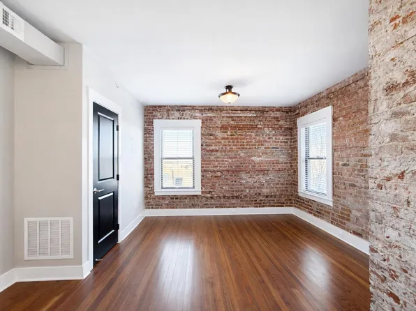 1007 S 30th Ave, Omaha, NE 68105