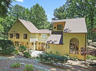 84 Reids Hill Rd, Morganville, NJ 07751