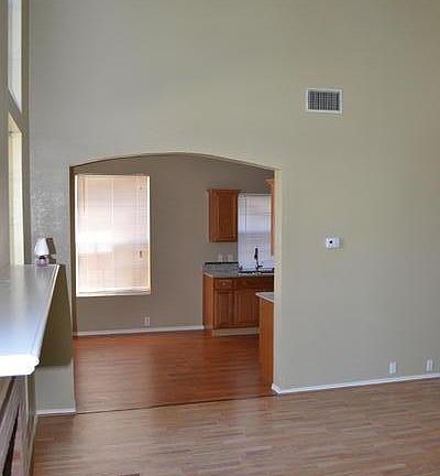 4th image of 415 Wolfe St