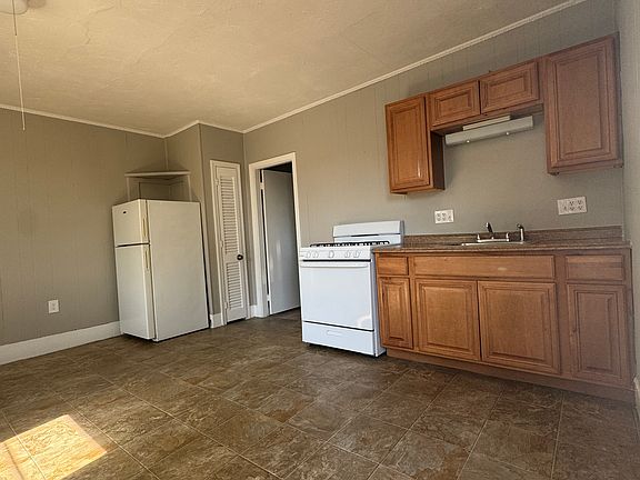 3rd image of 7 Charles St #2B