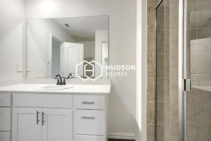 2034 Clay St — Photo 10