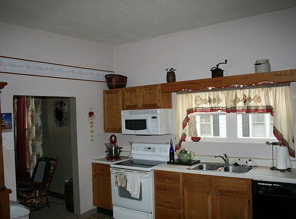 4th image of 209 S Jackson St