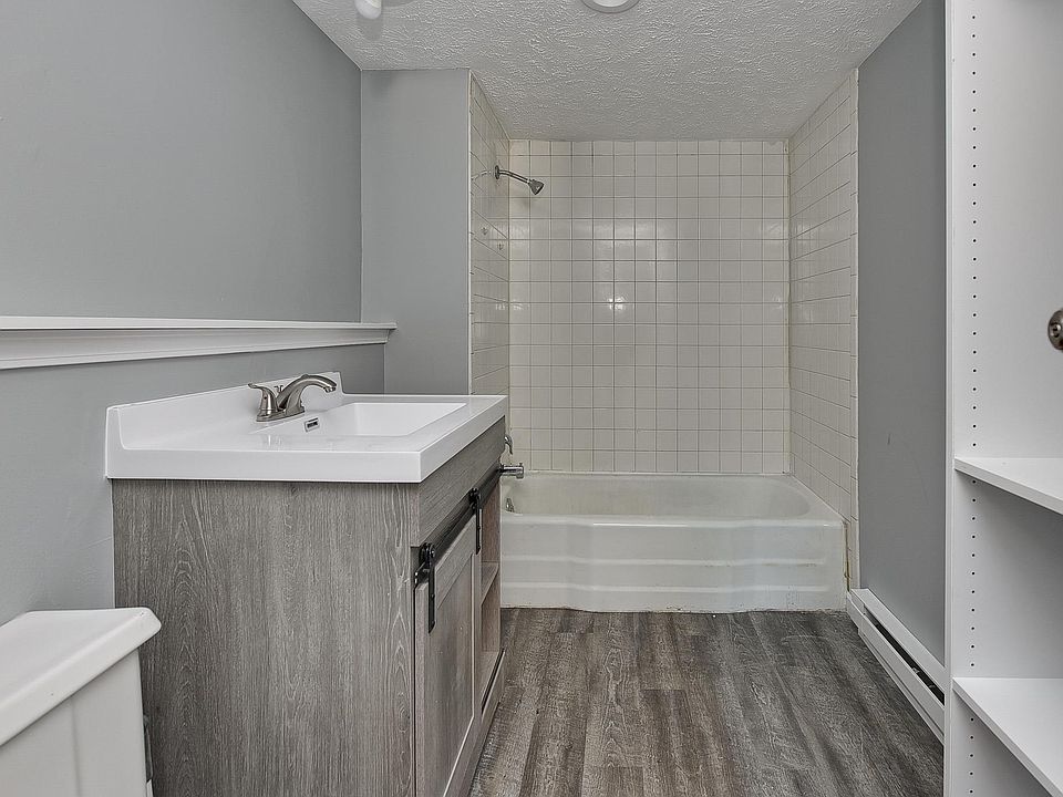 1st image of 5940 Grover St #2