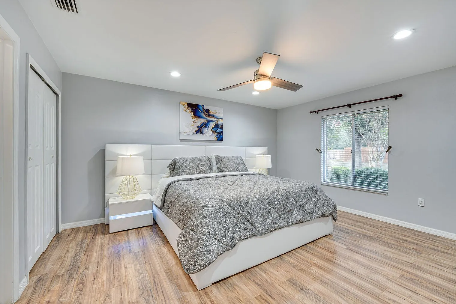 3 bed, 2.0 bath, 1614 sqft, $5,225 — Photo 3