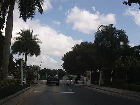 3rd image of 10789 NW 73rd Ter