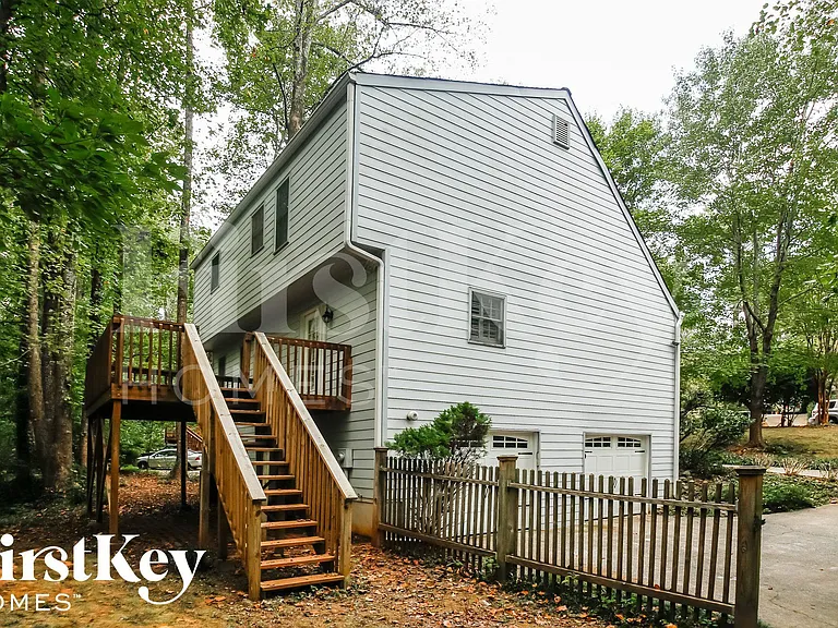 4042 Hampton Ct — Photo 14