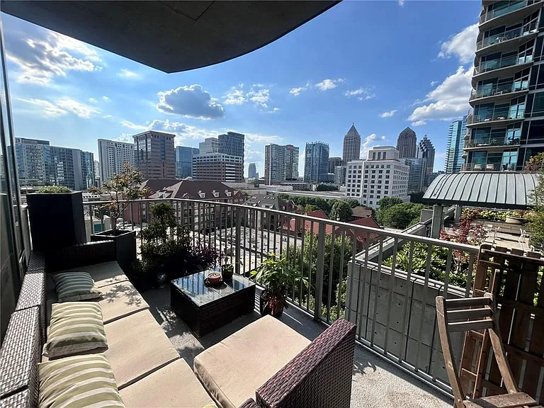 923 Peachtree St NE #928 — Photo 15