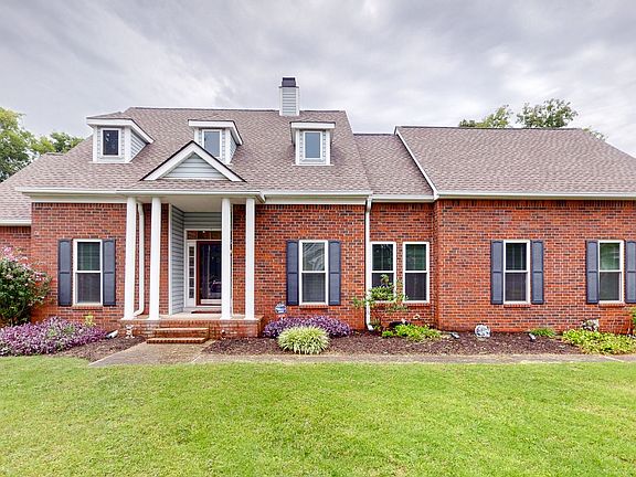 2nd image of 4433 Churchill Pl