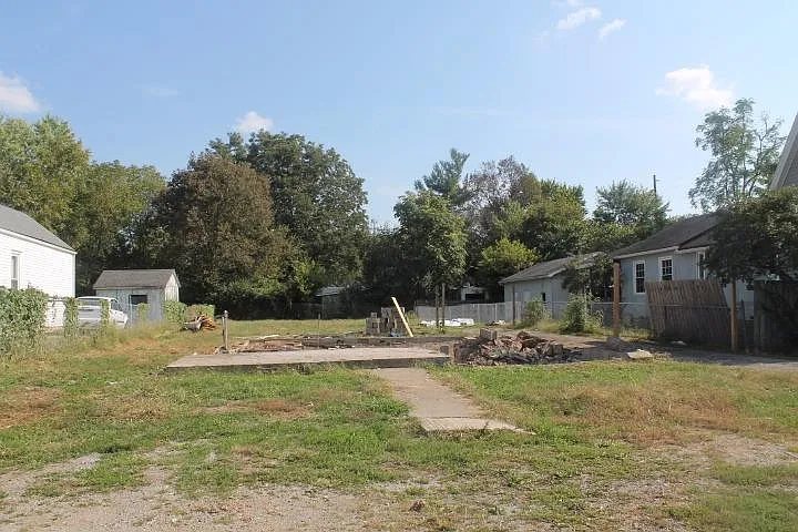 716 Shropshire Ave photo 1