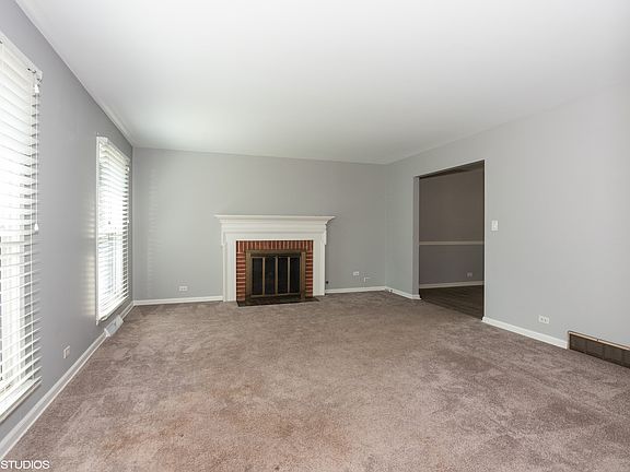 2nd image of 410 Dorset Pl