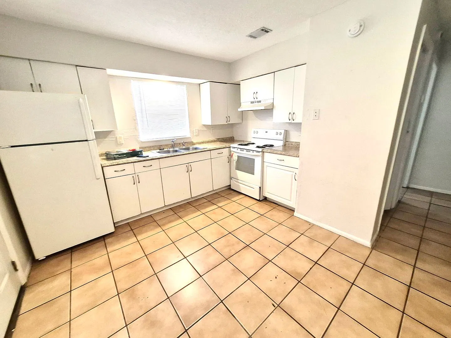 1716 E Idell St — Photo 3