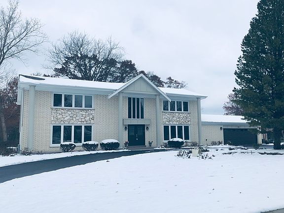 2nd image of 2215 Churchill Ln