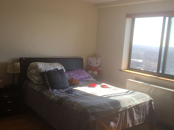 5th image of 13226 Avery Ave APT 7B
