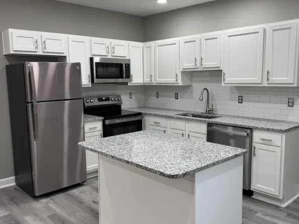 403 E Brandeis Ave, Louisville, KY 40217