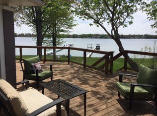 4465 Motorway Dr, Waterford, MI 48328
