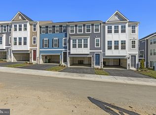 3968 Shire Meadow Ln, Triangle, VA 22172