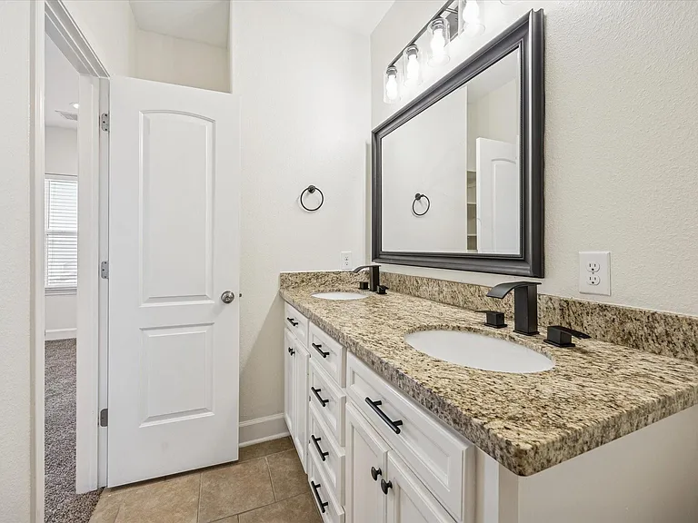 5402 Jonathan Ln — Photo 18