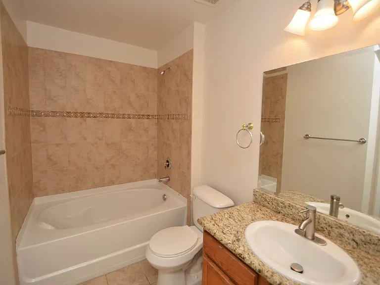4600 E Moody Blvd #4H — Photo 22