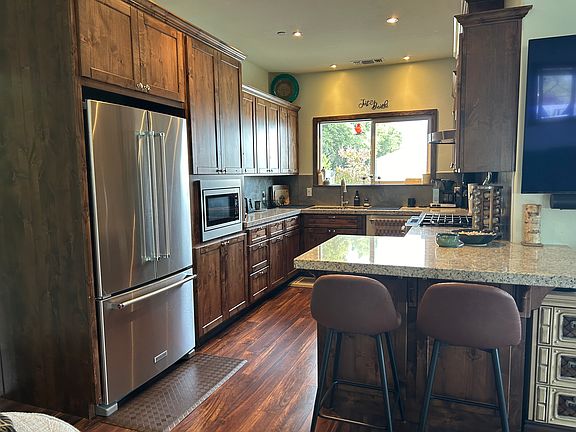 4th image of 13029 Sweetbriar Ct