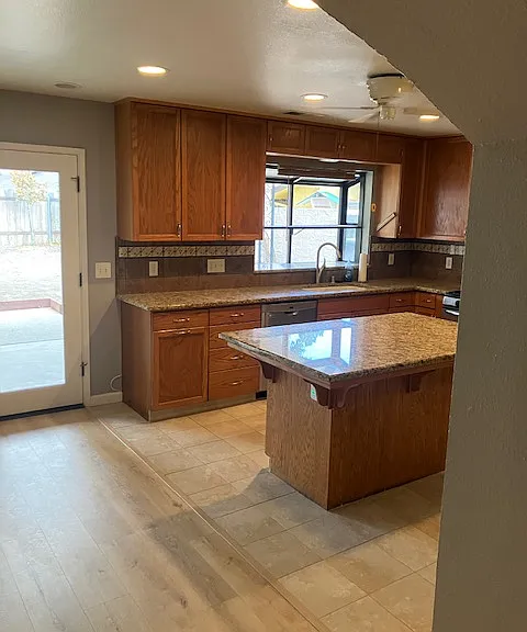 6084 N Gentry Ave — Photo 22