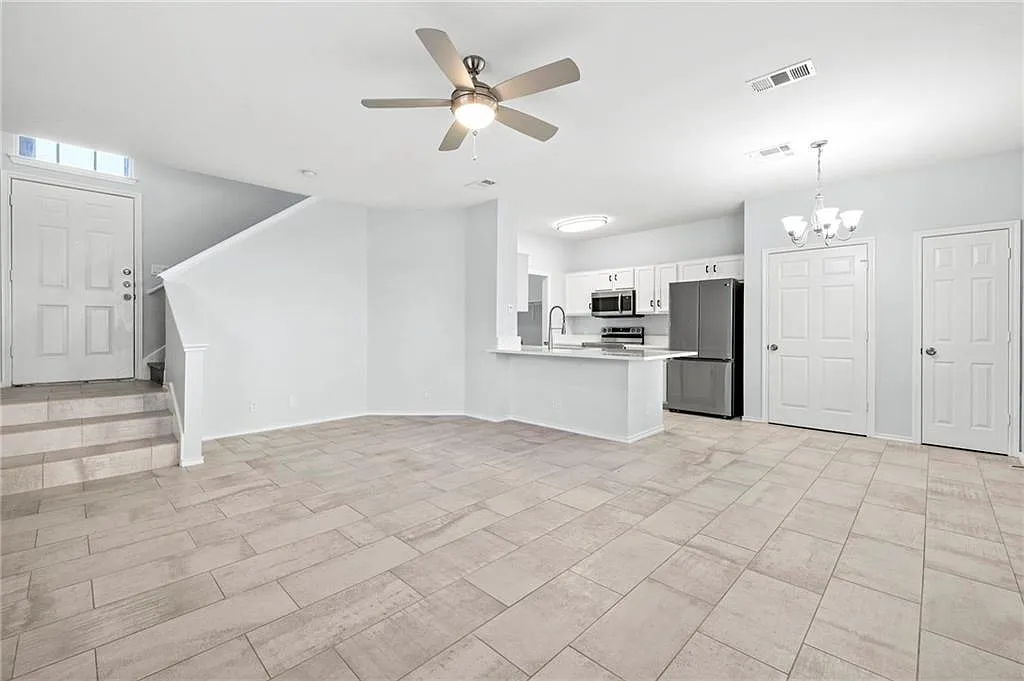 3 bed, 3.5 bath, 1396 sqft, $2,200 — Photo 1