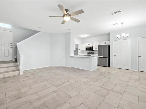 1700 Constantino Cir #B, Austin, TX 78745