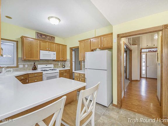 2nd image of 6488 Sugarmill Ct SE