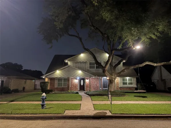 9223 Petersham Dr, Houston, TX 77031