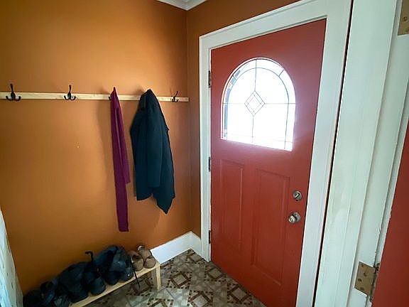 Front Door / Mudroom 