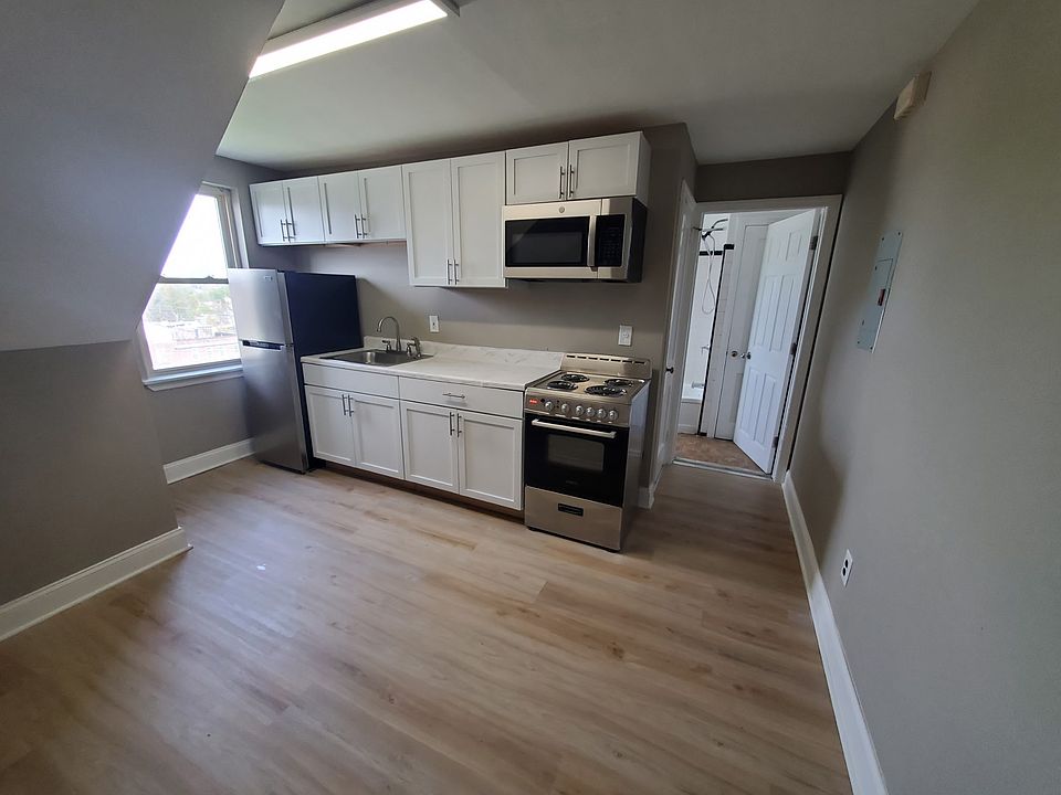 1st image of 818 S Broom St APT 3A