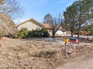868 38th Ln, Pueblo, CO 81006